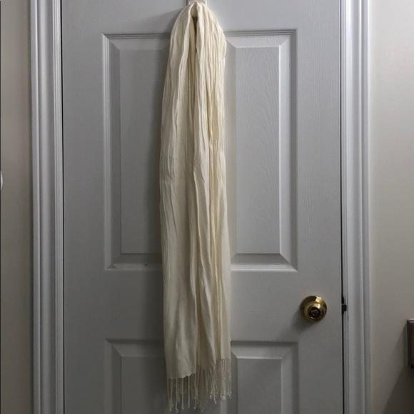 100% Viscose white creamy colour long scarf/wrap - Picture 1 of 5
